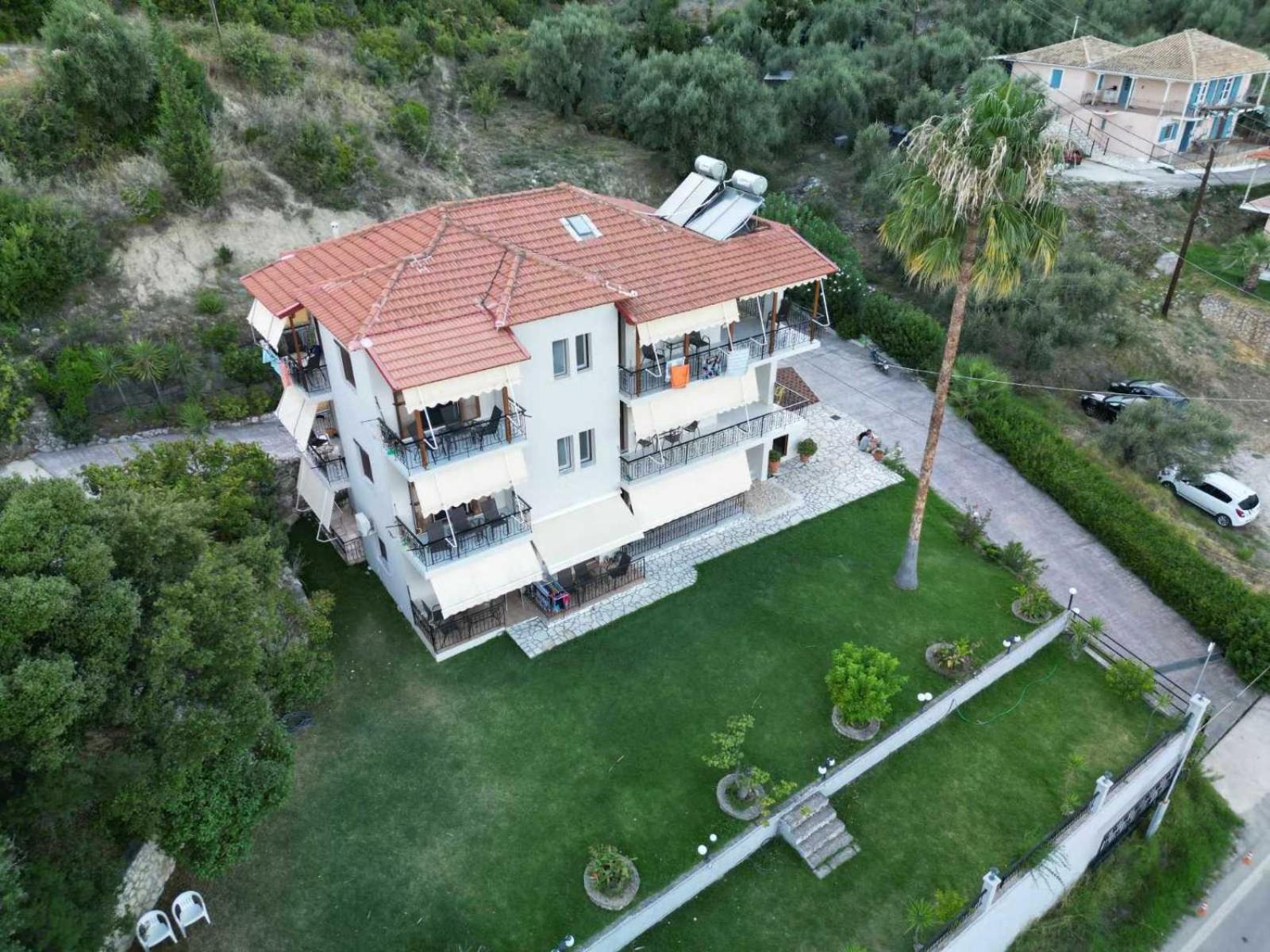 Aggeliki Apartments Никиана Екстериор снимка