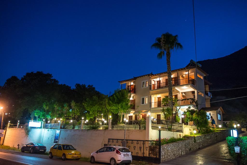 Aggeliki Apartments Никиана Екстериор снимка